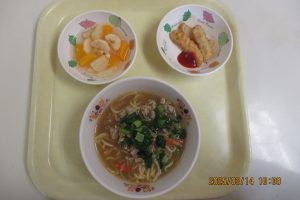 <p>みそラーメン・フライドポテト・フルーツポンチ</p>
